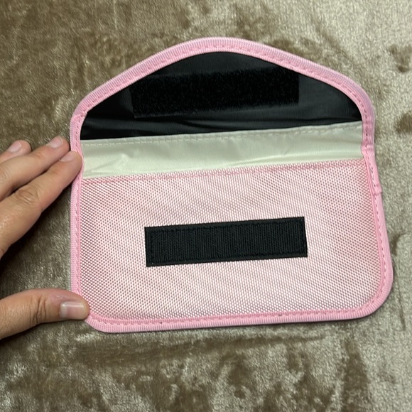 RFID Pouch - Picture 2 of 2
